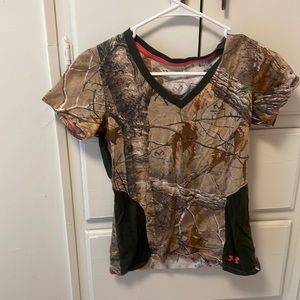 3/$20 Women's Under Armour Camo T-shirt. Size small